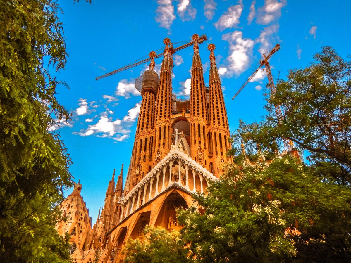 beiluoghi's tweet photo. Alla Scoperta della Sagrada Familia: perché è stata costruita e altre curiosità https://t.co/skvN6oxcay https://t.co/ojWHC594Zd