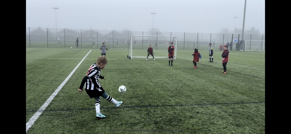 Great start to half term holiday courses sponsored by @NWRHygiene ⚽️Dribbling, Passing ⚽️Skill Challenges 🥅 3v3/4v4 😀Lots of fun Book now to attend next week on our outfield and Gk courses NEA ➡️ newcastleeliteacademy.co.uk/product/easter… ONE GLOVE ➡️ onegloveacademy.com/product/easter…