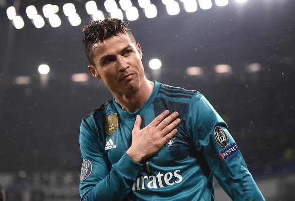 Mundialistas's tweet photo. Hoy hace 6 años, Cristiano Ronaldo hizo uno de los goles más espectaculares en la historia de la Champions League.

Y no lo hizo en cualquier encuentro. Lo hizo en cuartos de final ante la Juventus en su estadio, contra el mismísimo Gianluigi Buffon.

Una obra de arte que se ganó la ovación de la afición de Juventus y el respeto del mundo entero.

HISTÓRICO.