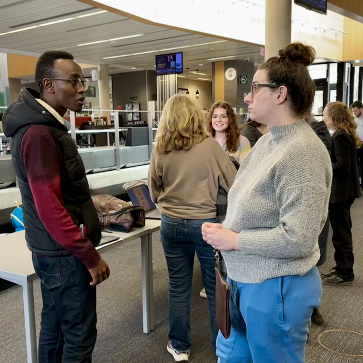 Thanks to #LdnWest MPP @PeggySattlerNDP, #LdnNorthCentre MPP @kernaghant, and @CityofLdnOnt councillor @strosow for attending the @SJPSKings Community Impact Showcase and learning about @kingsatwestern students' projects that influence #Policy & #Advocacy on issues in #LdnOnt.