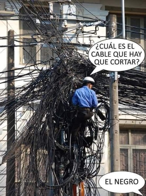 OriginalPlatano's tweet photo. Técnicos WhatsApp, Instagram y Facebook ahora mismo. https://t.co/AJPz3py6NS