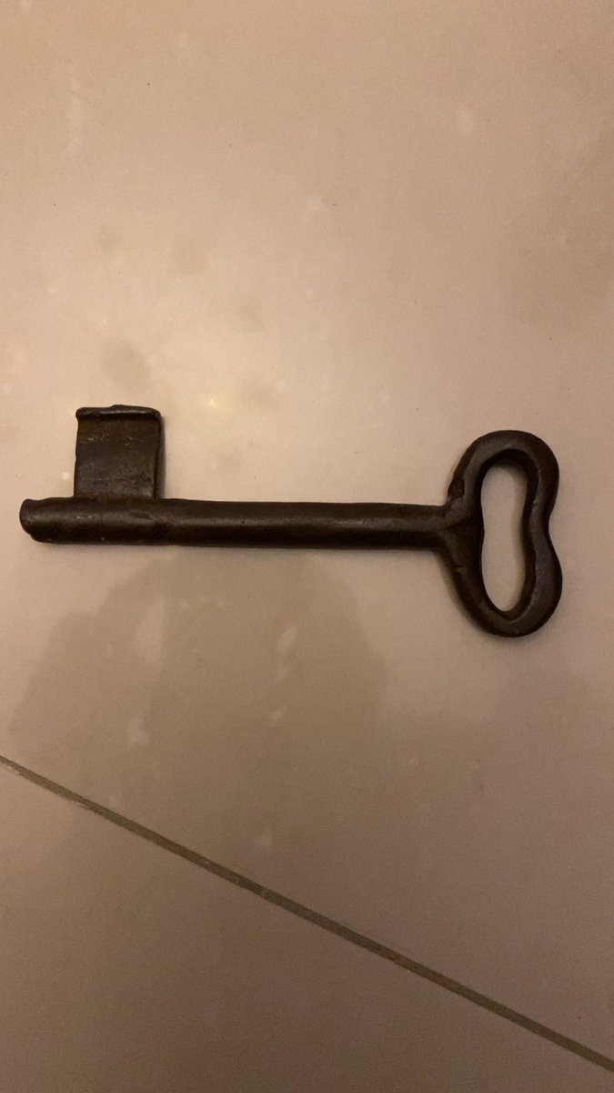 One of the oldest keys to the Palestinian homes before the illegal occupation of 1948 (AL-NAKBA). I got hold of this from the Palestinian ambassador. He still has the original key to their homes and cherish it so much. @AM_Shawesh