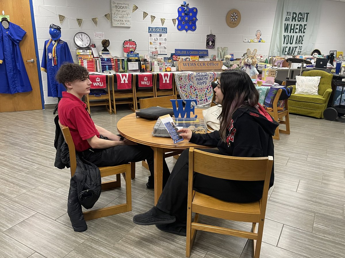 @WEHSRaiders Exciting when current @SKY_NewsEvents @SKYCTC_DUALCRED students talk to rising students; Charles discusses the EMT Program w/ Marilyn.@WEGuidance #CollegeReady #UnitedWayForCCR