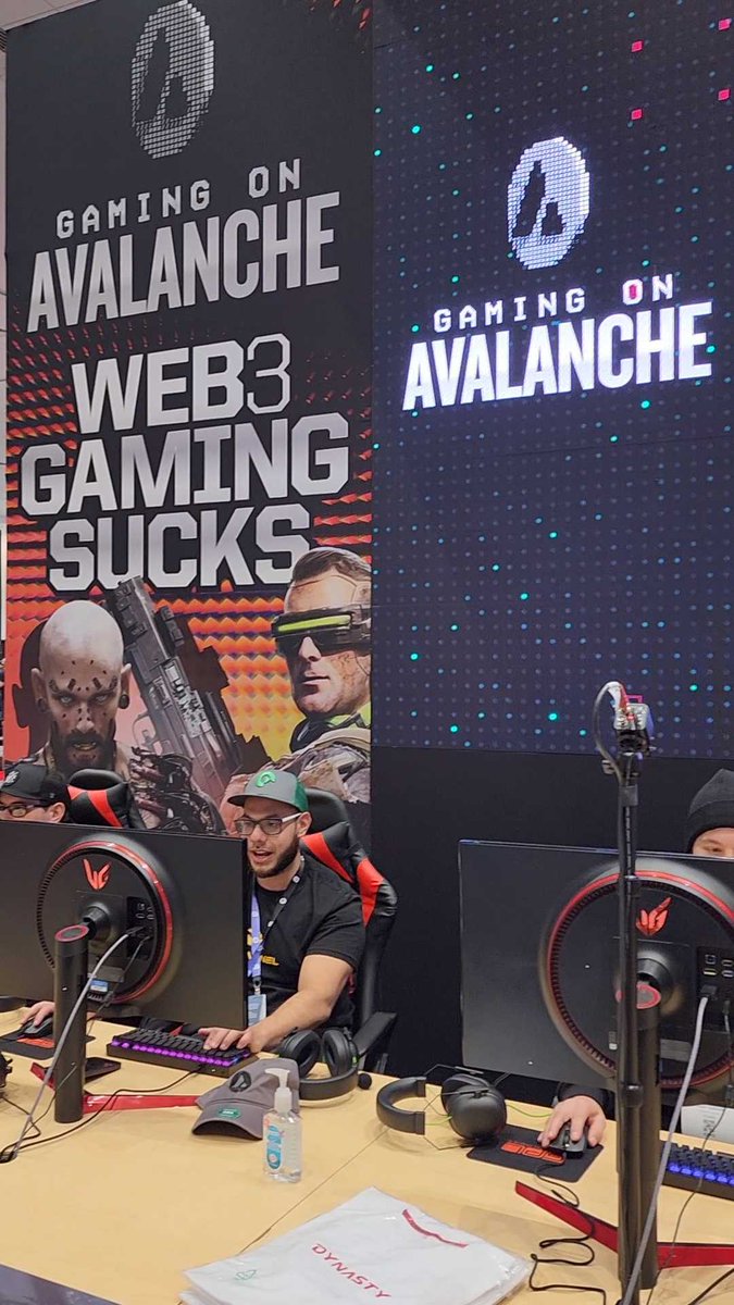 datawisp's tweet photo. Had to stop by the @avax booth to touch @playSHRAPNEL. The leaps the game has made since Consensus is impressive. The dev team is doing fantastic with their feedback gathering and iteration process. Being able to play online vs other operators not at GDC was especially awesome. https://t.co/tUNYBIYHqo