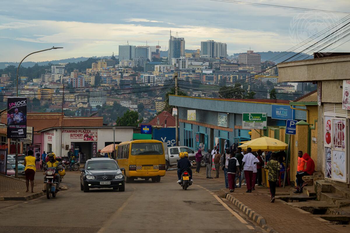 Today is the International Day of Reflection on the 1994 Genocide against the Tutsi in #Rwanda A view of the city of Kigali and the Gisozi neighborhood. bit.ly/30YearsRwandaU… UN Photo/Manuel Elías