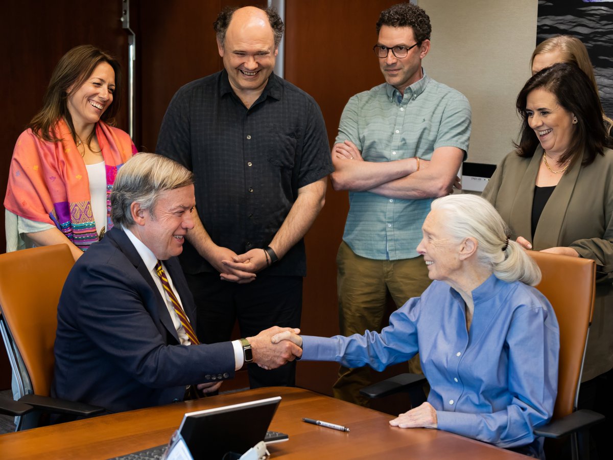 michaelcrow's tweet photo. It's been a pleasure for @ASU to work with Jane Goodall and the @JaneGoodallInst to advance our shared commitments to sustainability and inclusion. Jane's groundbreaking work has changed how we look at the world and our future. We wish her a very happy 90th birthday. https://t.co/ezFIzLxqCQ