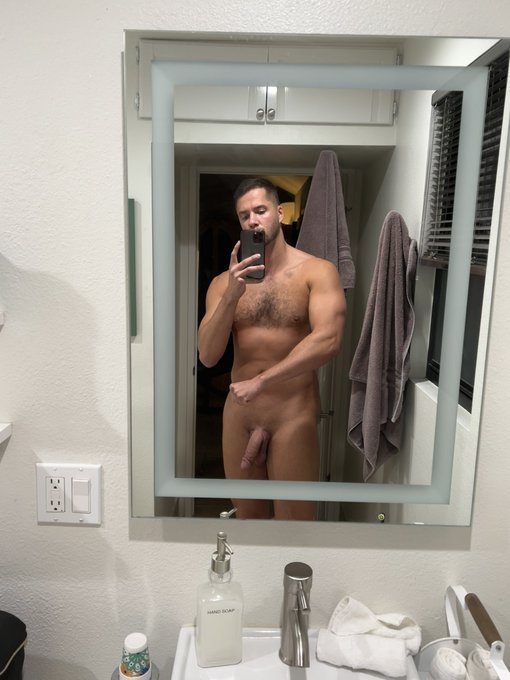 Can I send you nudes? https://t.co/IVQzkVwCqc