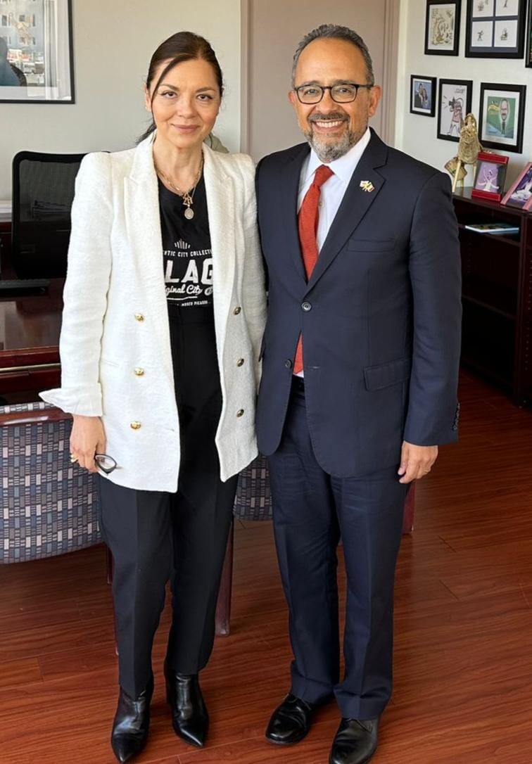 Carlos González Gutiérrez tweet media