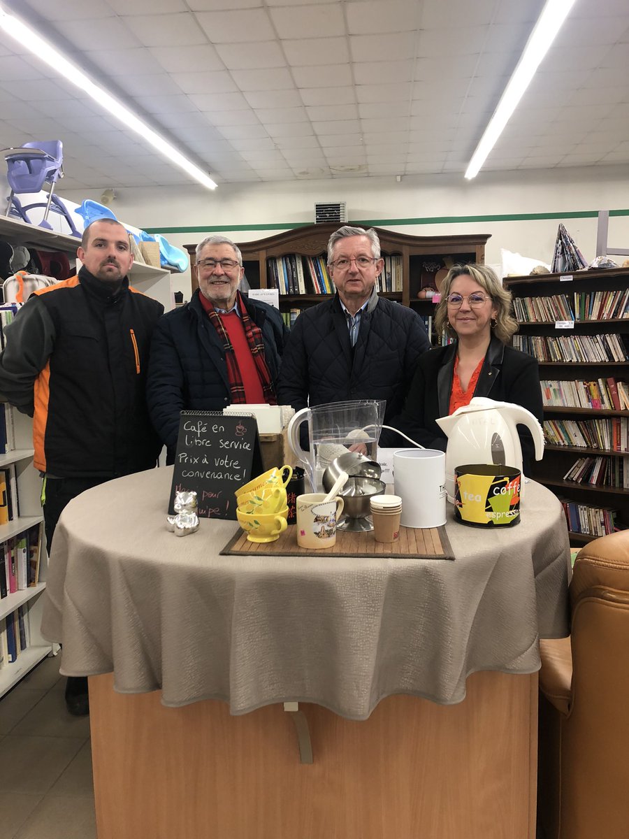 EctiMayenne's tweet photo. Les bénévoles Ecti 72-53 ont présenté la Fondation 2eme Chance aux associations d’insertion Copainville et Etic53 à Mayenne , puis visite de la Recyclerie le Grenier d’Etic à Evron 
@lescoevrons @lamayenne #insertion https://t.co/A9Wc66SH3l