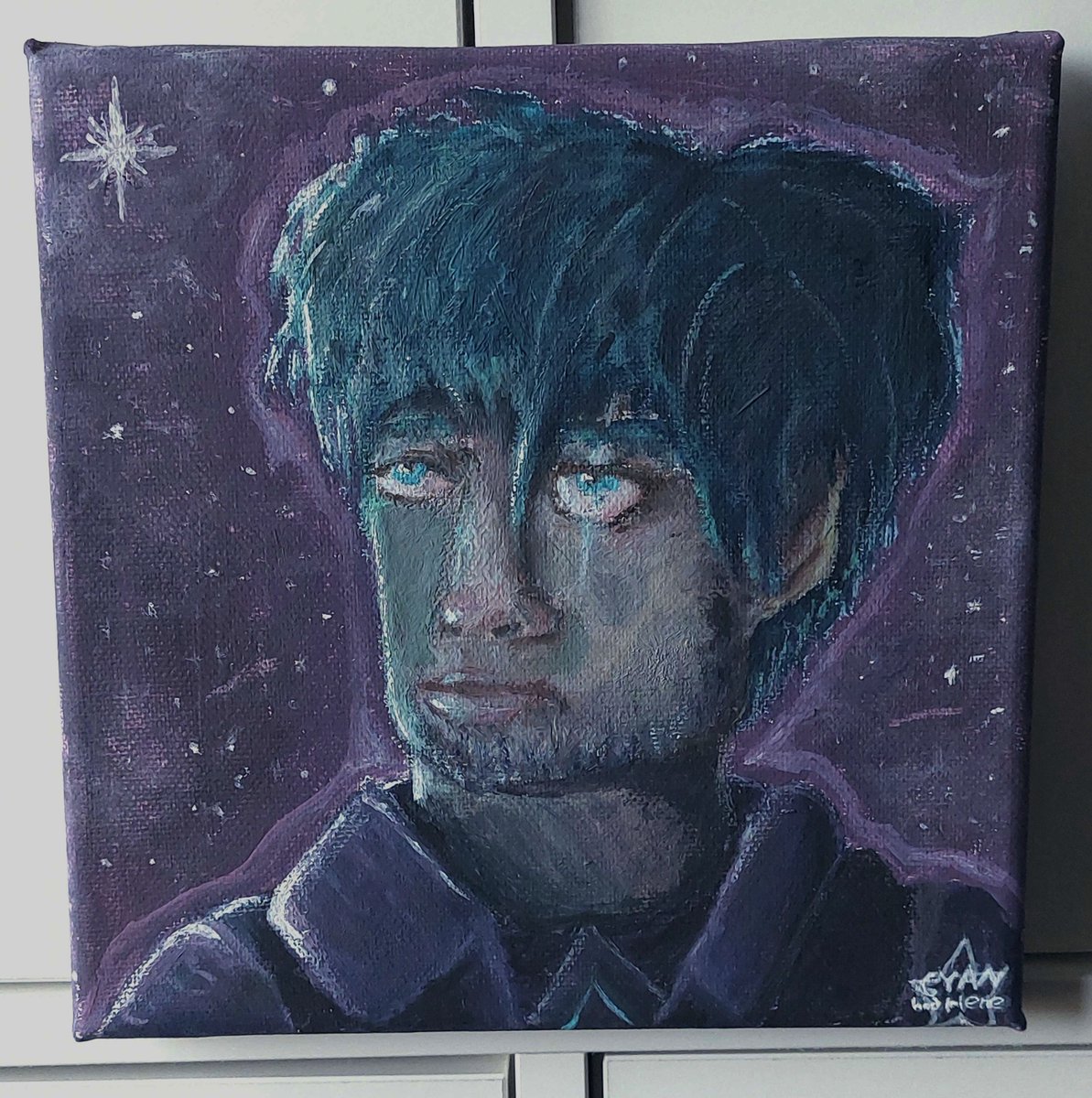 CyanGarnele's tweet photo. zwei besondere IRL fanarts für @kompetenzGHG😶
Hab mich mal wieder an die klassische Kunst gewagt, indem ich ein Acryl-Portrait von Bastis Character gemalt habe. Weil Ostern war habe ich auch noch ein Osterei mit Basti wie er Minecraft Schritt für Schritt durchspielt bemalt!
💜 https://t.co/T6ErfJF58C