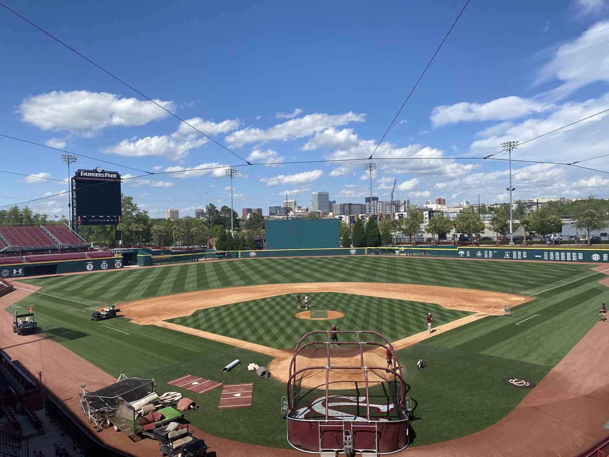 View from the booth @ Founders Park on a gorgeous day in Columbia, SC. 

<a href="/GSAthletics_BSB/">Georgia Southern Baseball</a> @ #22 South Carolina to end the road trip. 

Tune in @ 6:30 for the <a href="/CutwaterSpirits/">Cutwater</a> On Deck Circle with <a href="/EthanAbbott24/">Ethan Abbott</a> alongside, 7 pm 1st pitch from the Capital City!

#GATA <a href="/Learfield/">LEARFIELD</a>