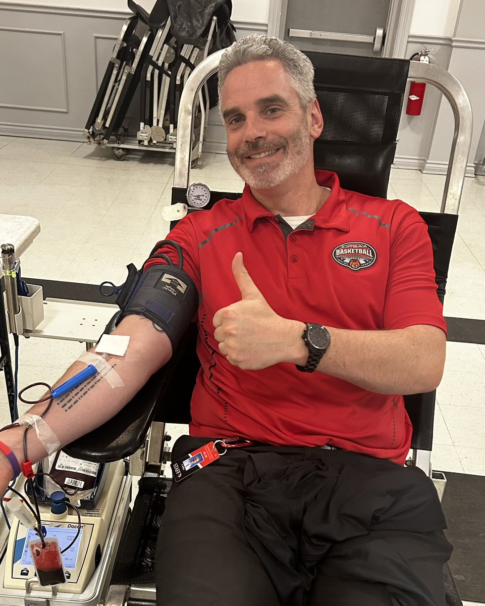 Stopped by for my appt with @CanadasLifeline after worked and saved a life with my donation. Number #45 is in the books and it was super easy. Make an appt today! #itsinyoutogive @hkygivesblood @StingHockey