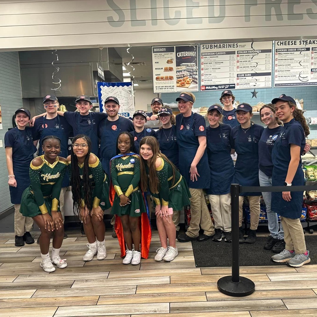 34 @jerseymikes locations across Connecticut raised over $570,000 during the Month of Giving! Thank you, Jersey Mike's, for helping create life-changing wishes for local children with critical illnesses. ❤️💙️ #ASubAbove #MonthOfGiving #DayofGiving