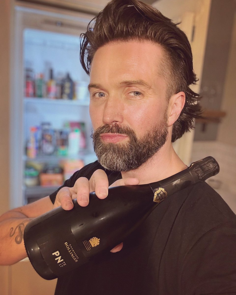 Sporting a mullet on my head & a bottle of fizz in my hand; April started with a bang….Whatever your poison my friends, keep her chilled, keep on popping & always restockin!!! #Gratitude 🙏🏻🎥👊🏻🍾