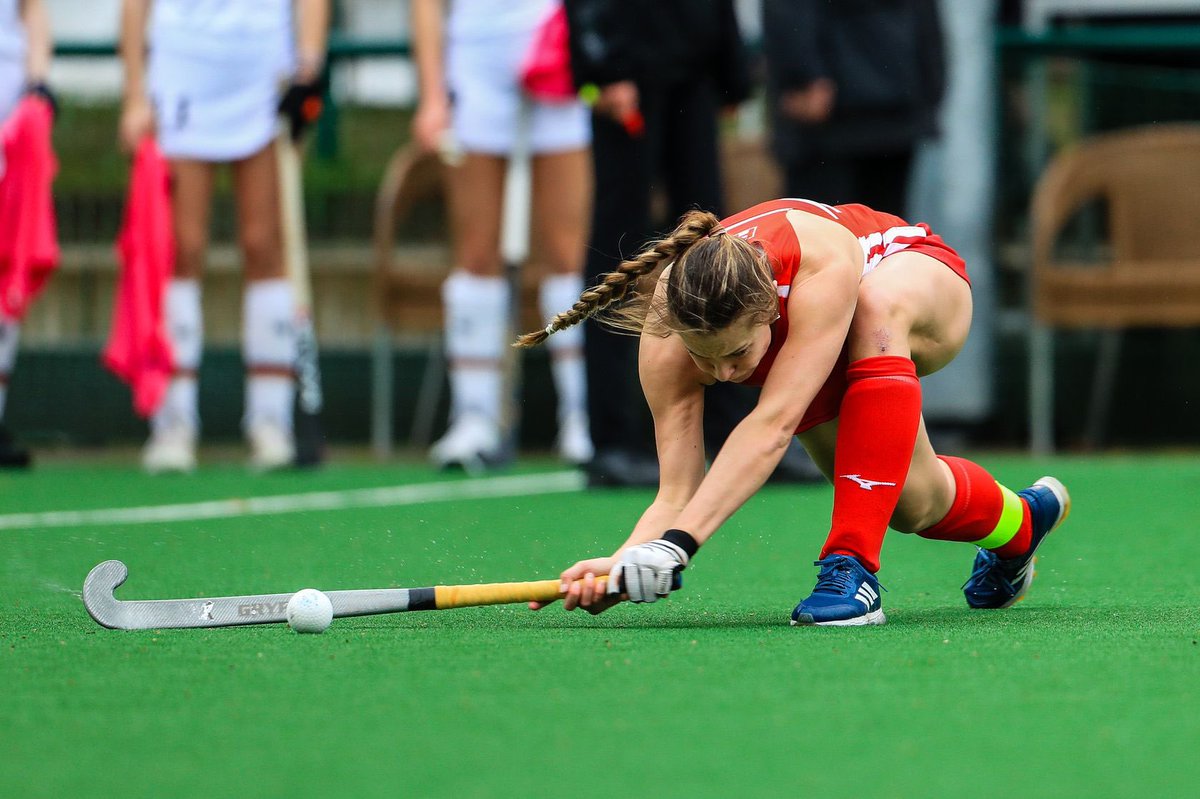 DeanCloseSport's tweet photo. So good to see @DeanCloseSchool Caitlin Thompson playing for @EnglandHockey U18s Squad v Germany over Easter. Also playing against former @DeanCloseSchool player Tessa Schultze Enden. 
#proudofyouboth https://t.co/jCo5u08swI