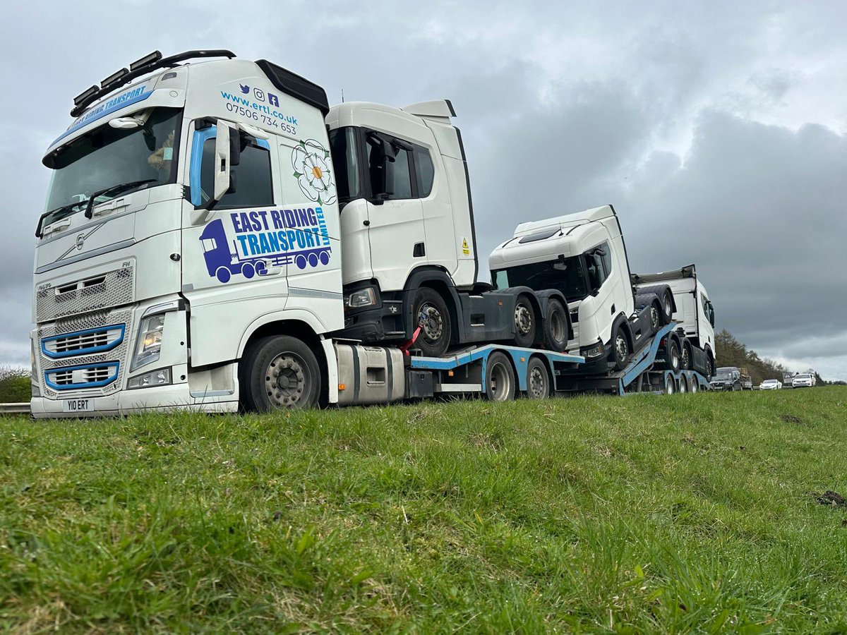 Got our #Volvo moving Scanias today. 
#Haulage #Logistics #Transporter #Trucking #Lorry #Working #Scania #HGV #Collection #Delivery #UKWide.