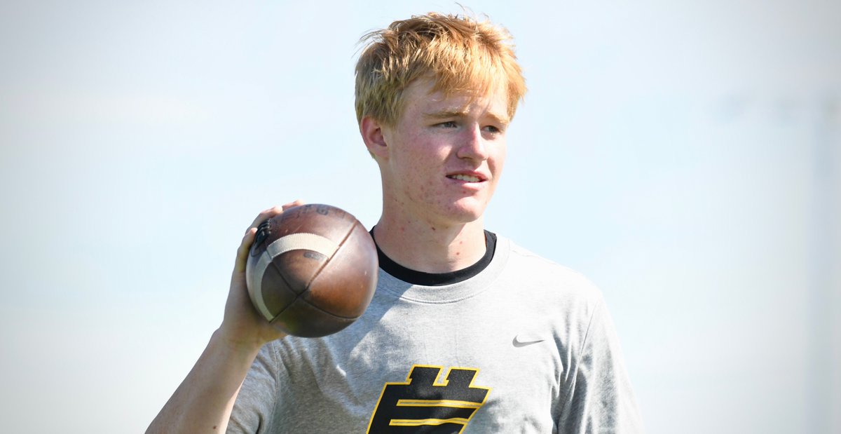 Talented 2027 quarterback Brady Edmunds from Huntington Beach (Calif.) visited #UCLA on Tuesday and saw the Bruins practice for the first time under coach DeShaun Foster: 247sports.com/Article/ucla-b…