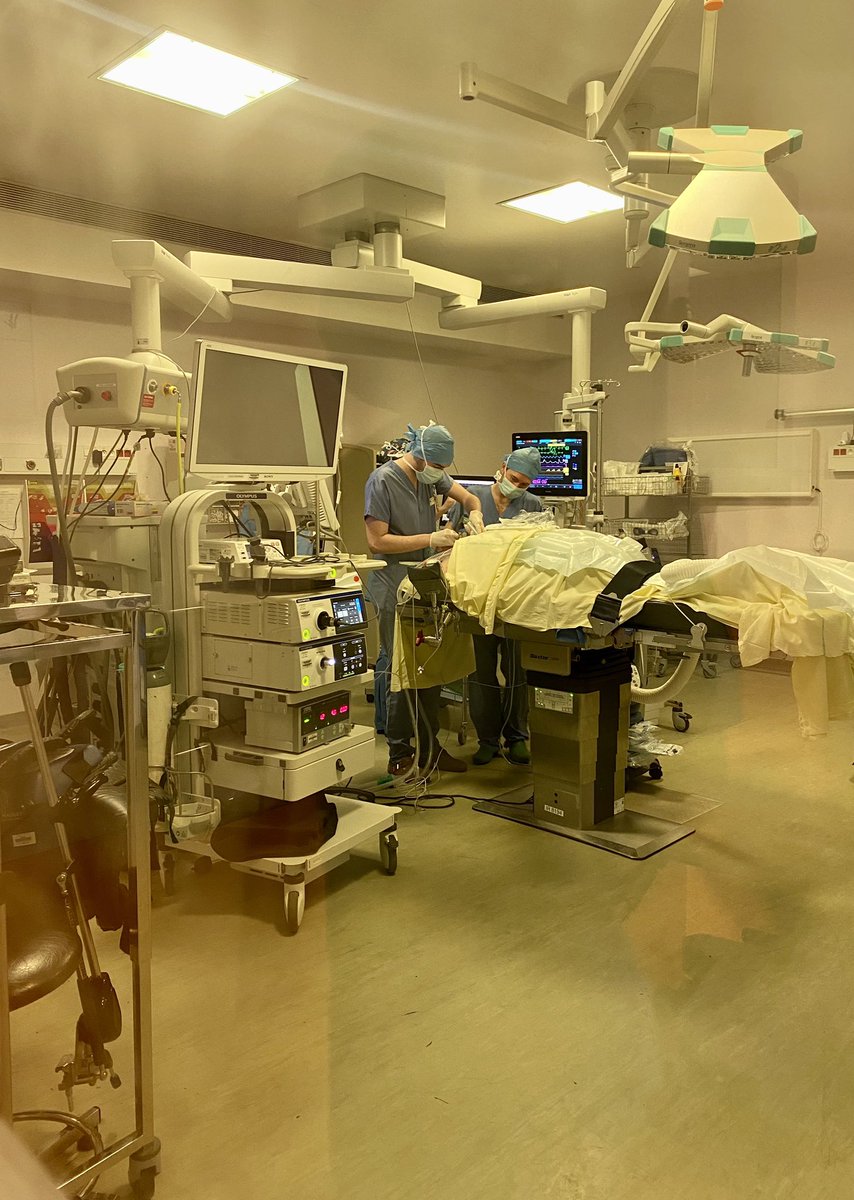 Théo est en 7ème année de médecine. Il y a 6 mois, il a choisi un internat d’anesthésie-réanimation. Aujourd’hui, c’est sa 100ème intubation… 👏 Théo et à tous les autres aussi !