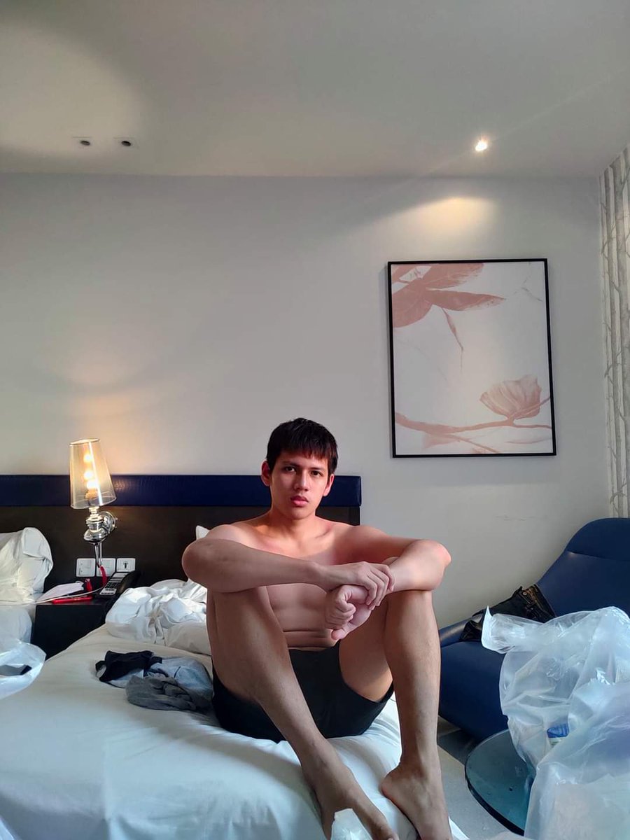 TReferf's tweet photo. ถ้าทำแอคล๊อคจะเป็นไงน้าาา https://t.co/hoXtWtu7mE