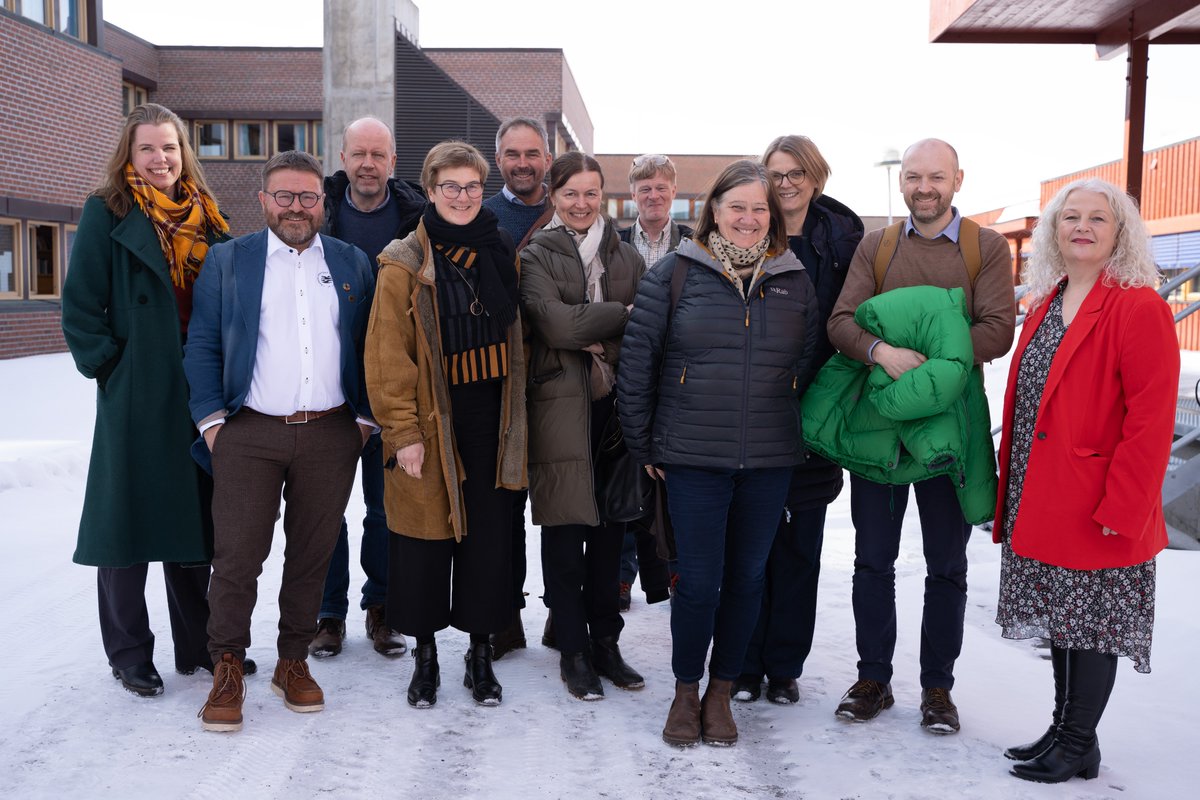@forskningsradets avdeling for bærekraftig samfunnsutvikling tok turen til UiT i Alta.
Hovedtemaene for møtet var forskning, innovasjon og forskningsfinansiering i Nord-Norge. 
- Et veldig nyttig møte, konkluderer UiTs prorektor @JanGuWinther
 #Arktis #Drivkraftinord #Forskning