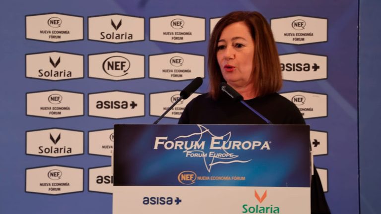 Pues sí que ayudan a entender, pero el nivelito del secretario de organización del PSOE de Sevilla. Más cinismo no cabe.

Vaya embuste burdo. No son actos del PP andaluz. Se trata del Fórum Europa.
Dejo imágenes de dirigentes socialistas participando en esa tribuna independiente.