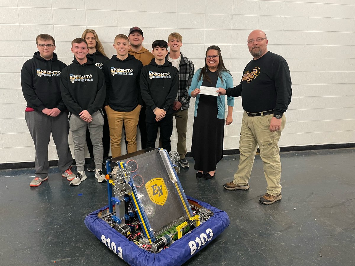 Members of @8103En had the pleasure of graciously accepting a $5000 check from Tara Streb, a member of Be Noble Inc! 💚 Their generosity will help our team pay for our FIRST appearance at STATE! @FRCTeams @FIRSTINRobotics