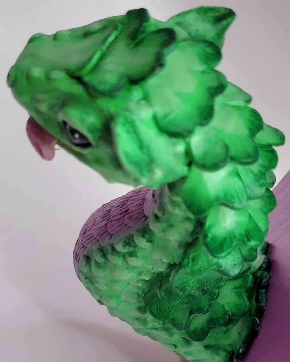 divinedelphiFX's tweet photo. A bit late posting over here, but I did finish the dragon for the month of March! He's based on red clover and a leopard gecko, and such a goofy lil guy. #sculpture #dragon #dragonsculpture #fantasyart #cloverdragon #cosclay #YearOfTheDragon https://t.co/xTR0l8vY0u