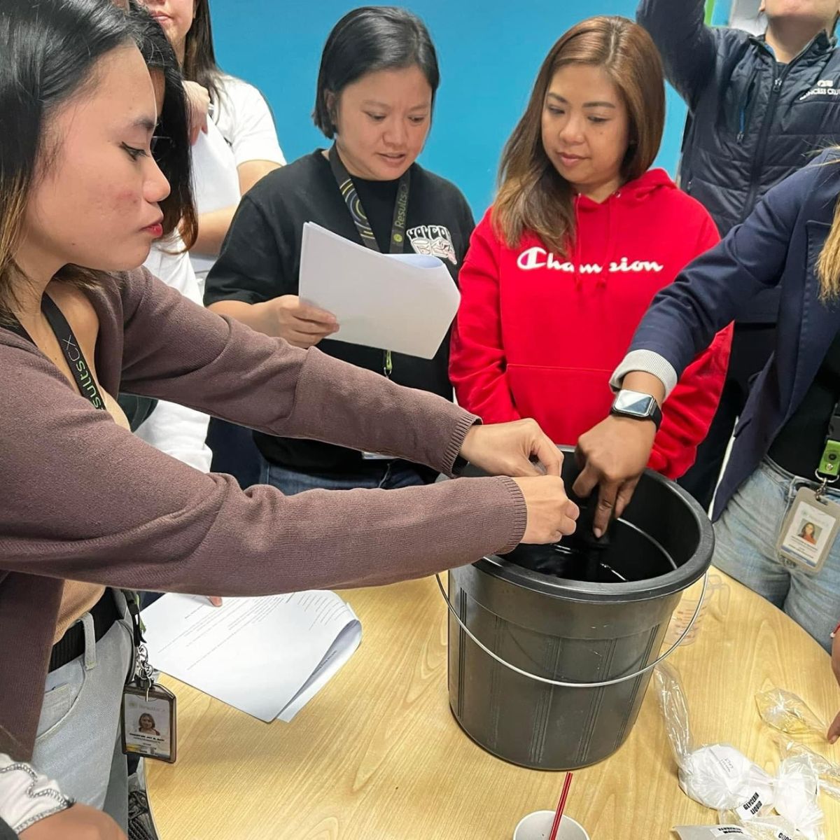🌟 Silver City’s Livelihood Workshops empower our colleagues in the Philippines. From soap and perfume making to balloon decorating, candle making, and t-shirt printing, these engaging sessions foster creativity, entrepreneurship, and lifelong learning. ⚒️ #LearningMatters