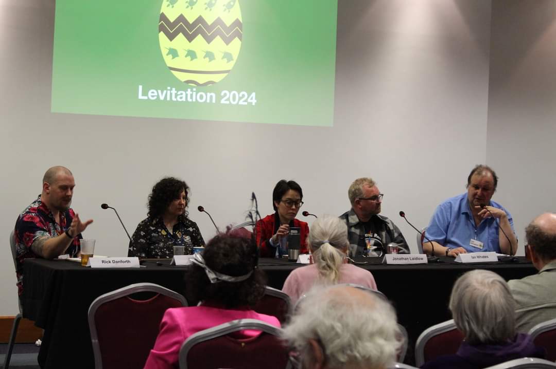 Rick_and_Write's tweet image. I didn&apos;t win the BSFA award, it went to a very deserving Emily.

But I had an awesome time at @Eastercon2024! Met lots of great people, saw interesting panels and faced my public speaking phobia by going on some myself. One with @MVMelcer and @burtkenobi

Can&apos;t wait for next year