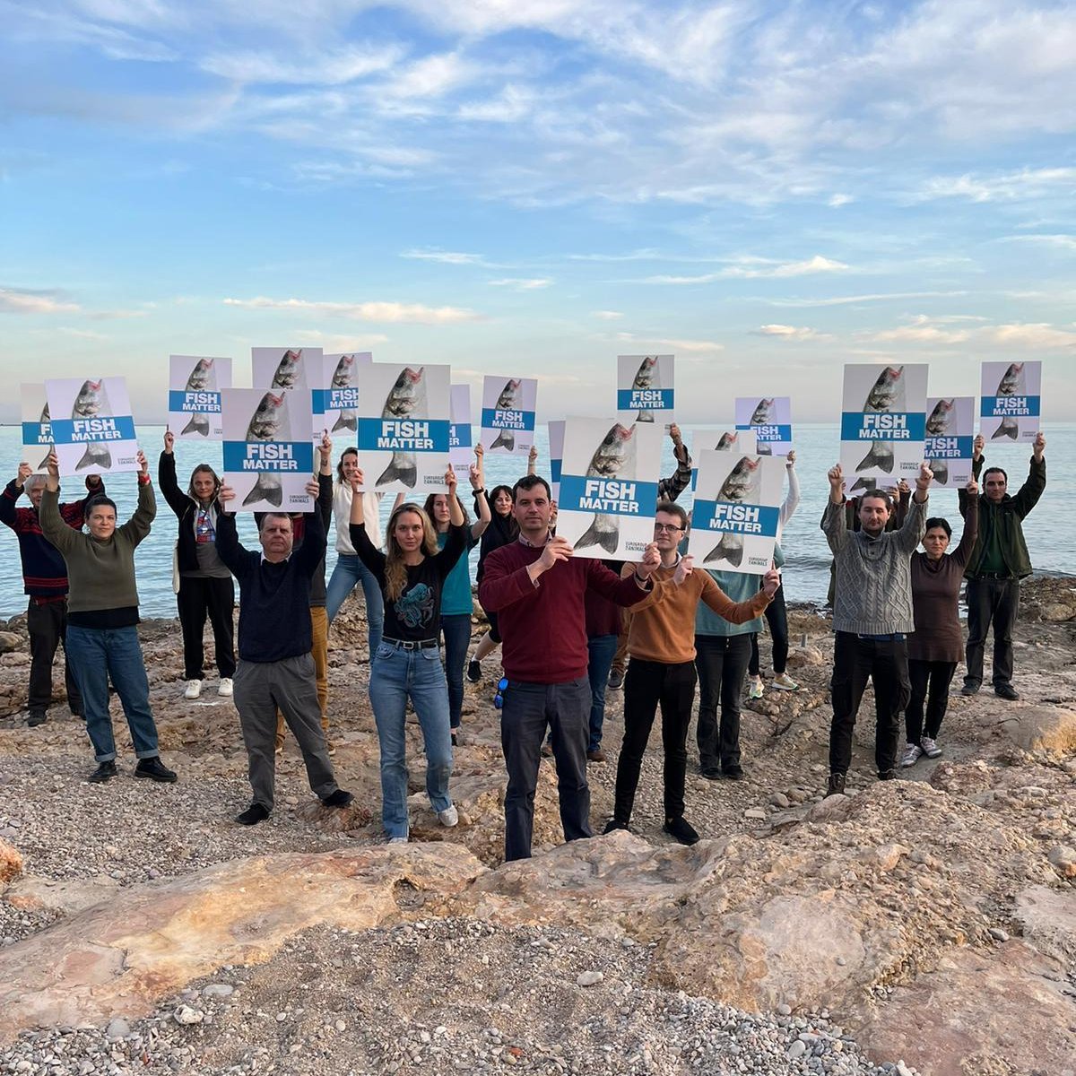 Act4AnimalsEU's tweet photo. 🐟 Fish Matter!
Over a billion fish are farmed within the EU annually, and receive little to no legal protections. They are roughly handled, transported for days without food & killed by asphyxiation 💔
We want new EU legislation & labelling schemes, to close the gap between knowledge and practice by introducing requirements to improve the lives of fish in aquaculture.
#WorldAquaticAnimalDay