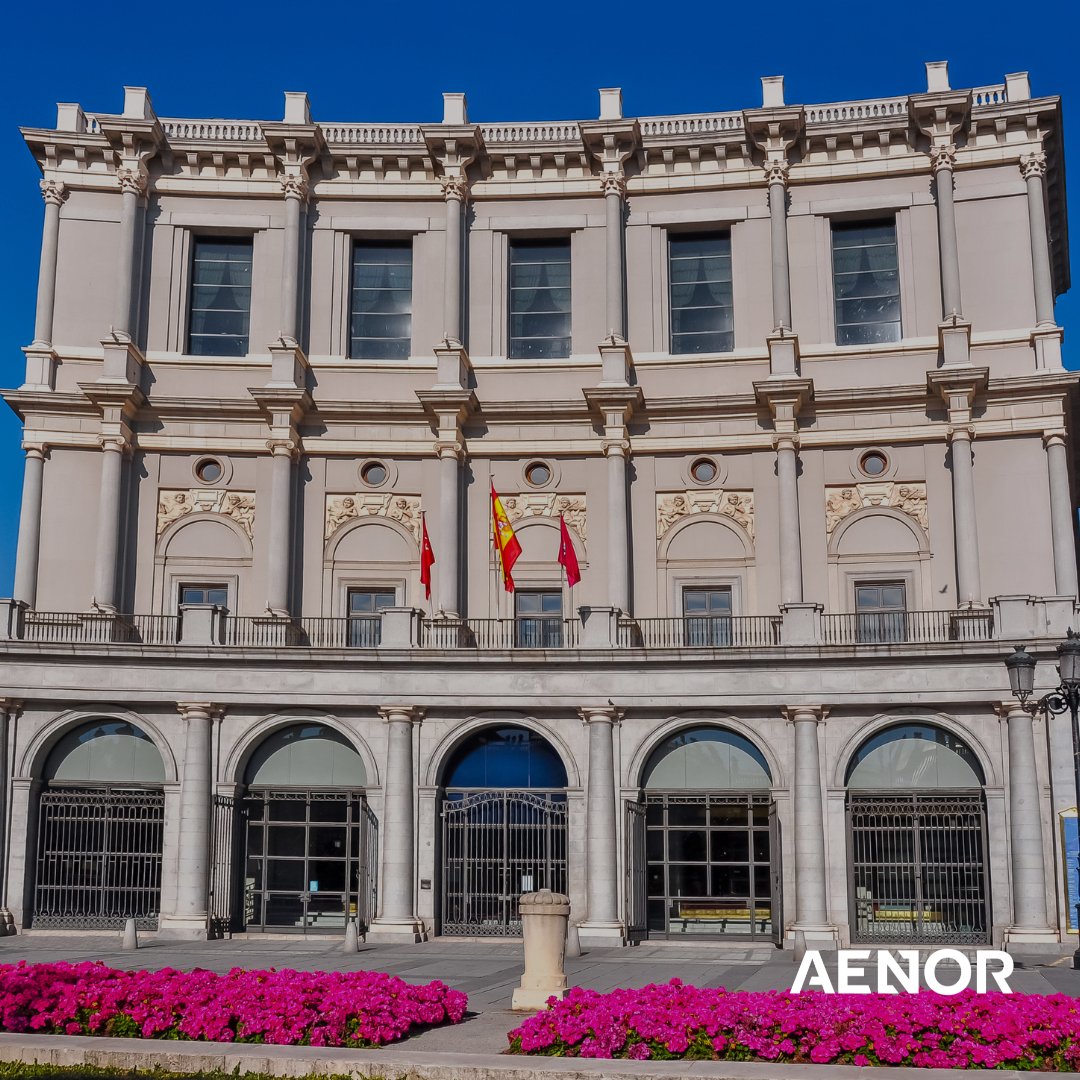 La rehabilitación energética realizada en el Teatro Real, ha recibido el primer Certificado de Ahorro Energético en España de AENOR. Nuestra entidad ha verificado que este emblemático edificio ha ahorrado 963.159 kWh anuales. bit.ly/3xmQbWm #ConfianzaAENOR