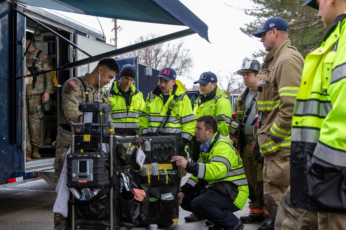 NHNationalGuard's tweet photo. Hazmatters

@NHNationalGuard 12th Civil Support Team &amp; @nashuafire conducted a joint training exercise March 29 at Holman Stadium. The training was based on a notional chemical warfare scenario. https://t.co/fwBvQowtu9