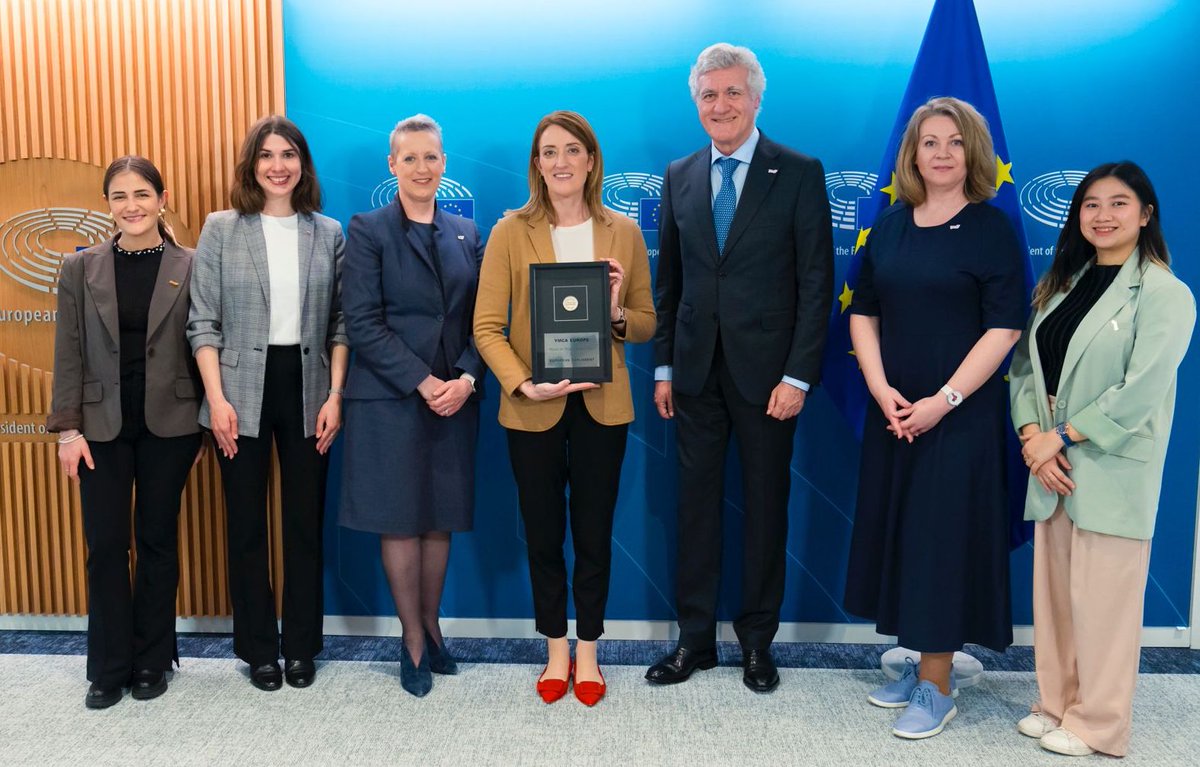 Deeply honoured to accept the Roots for Peace Award. Europe is a project of peace, and I am proud that @Europarl_EN continues to be a bastion of freedom, democracy and rights. Thank you @ymcaeurope for your commitment as we continue to empower the next generation of Europeans.