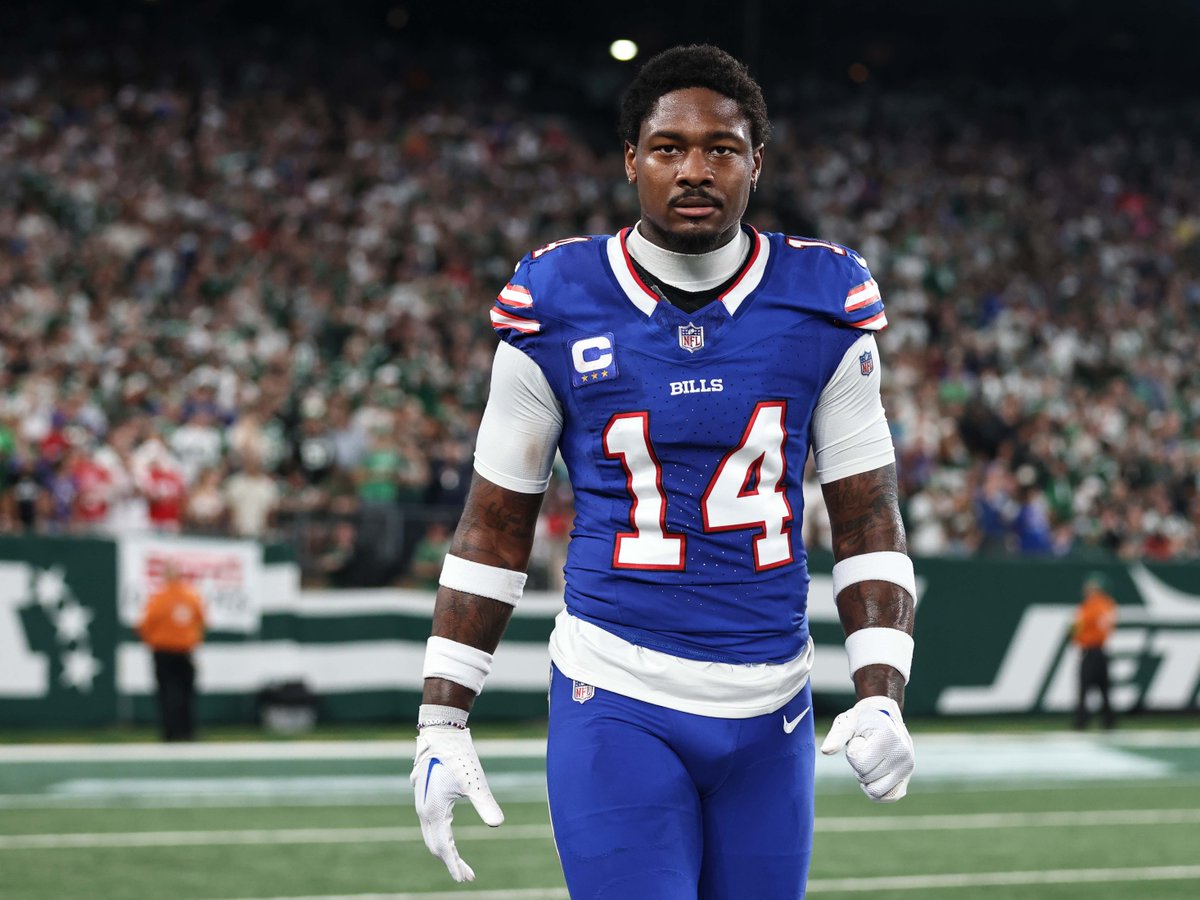 barstoolsports's tweet image. The Buffalo Bills Super Bowl Window Has Closed: Stefon Diggs Traded To The Houston Texans buff.ly/3VKvihV