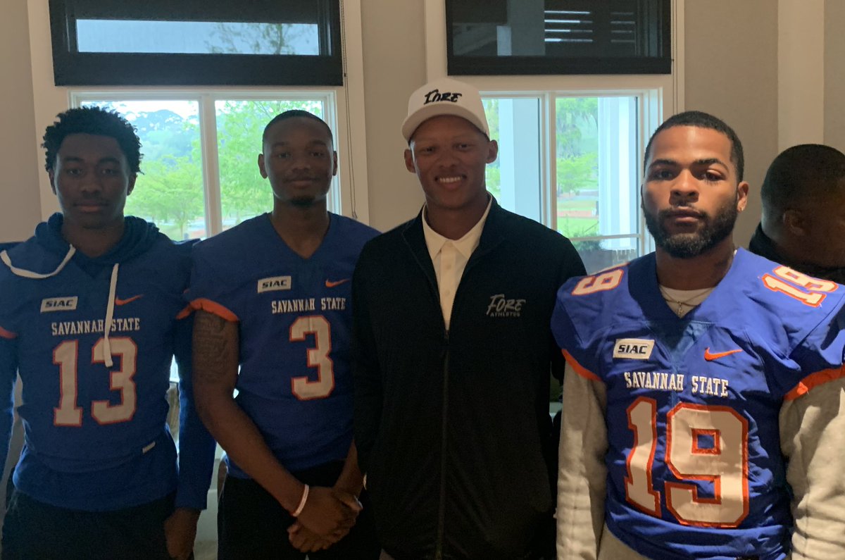 Big thanks to @josh_dobbs1 for spending time with some of our guys today. 3 of our QBs gained some valuable insight and I know they enjoyed the experience and are very appreciative as well!