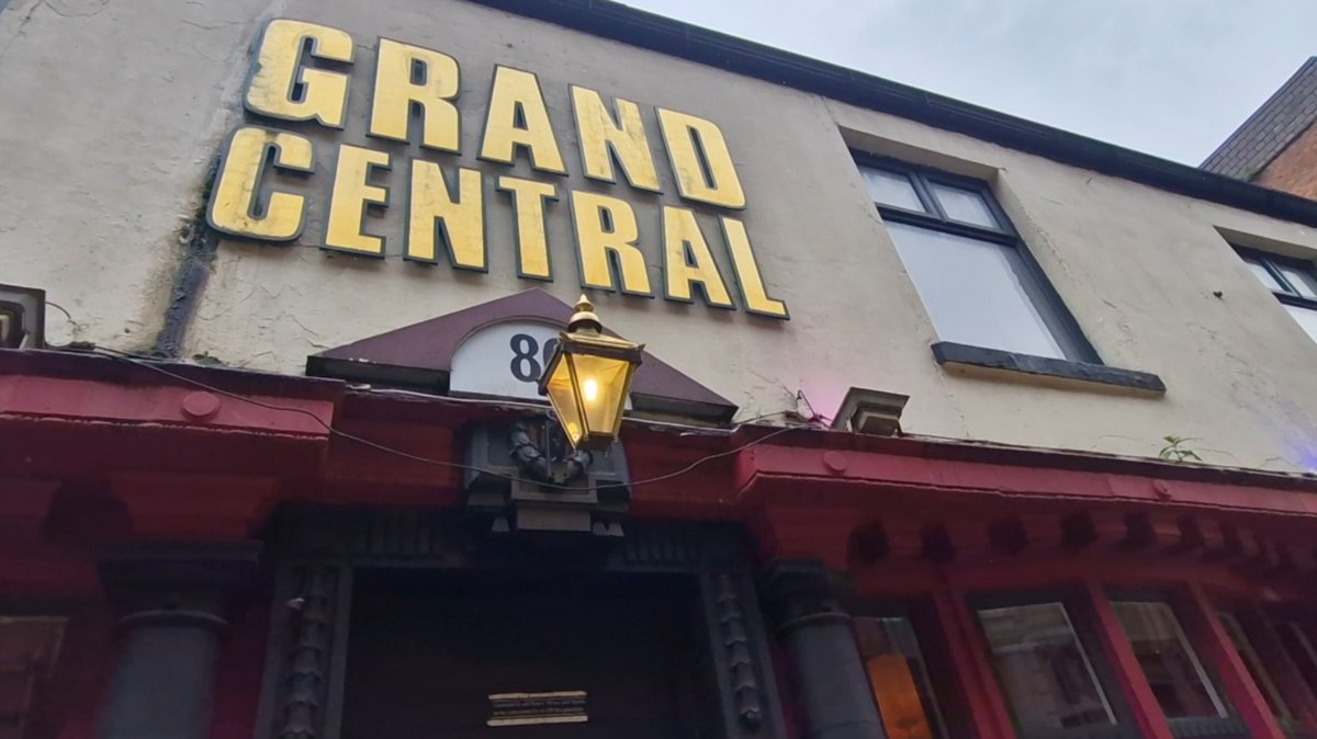 Check out my video on my favourite venue in Manchester - Grand Central!

youtube.com/watch?v=s9VLhX…

#manchester #manchestermusic #manchesterpubs #manchestergrandcentral #grandcentralmanchester #manchesterlivemusic #christianpkreeve #christianreeve