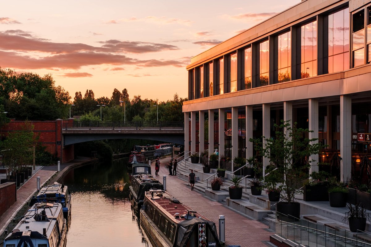 We've welcomed in April and anyone looking to visit Banbury town centre will be able to receive their first hour's parking for free at Castle Quay’s North 1, North 2 and South car parks. This trial will run throughout April and more info can be found at, cherwell.gov.uk/CQEasterParking