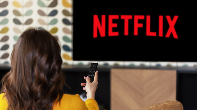 📺 New research from the Department of Psychology (@BathPsychology) suggests that adolescent programmes and films on Netflix often show misleading depictions of pain. Find out more below. ⬇️ bath.ac.uk/announcements/…