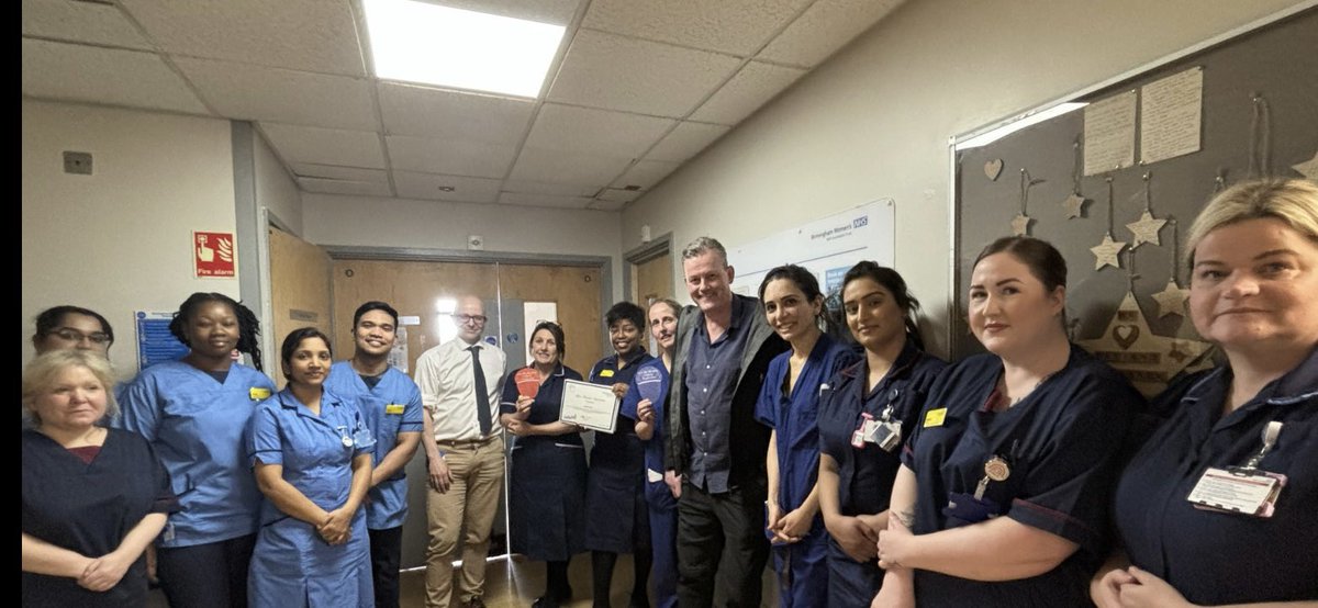 QI is for everyone, large teams to individuals all valuable to patients, staff + organisation. 2 x acorns yday 1. What a team photo ever enabling suitable patients to be discharged the same day after laparoscopic hysterectomy <a href="/BWH_NHS/">Bham Women's Hosp 💙</a> @BWC_MattB <a href="/MarieFo28506679/">Marie Ford</a> @BWCH_GynaeHoN