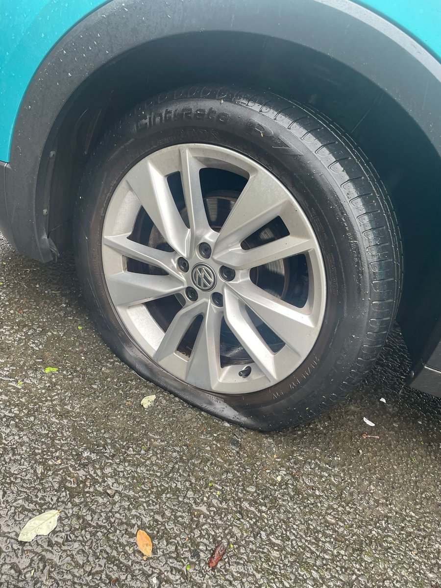 Tyre slashed on local road ! Being made to jump thru hoops by @LancashireCC with their ridiculous reporting procedures - but undaunted claim in progress - 😡