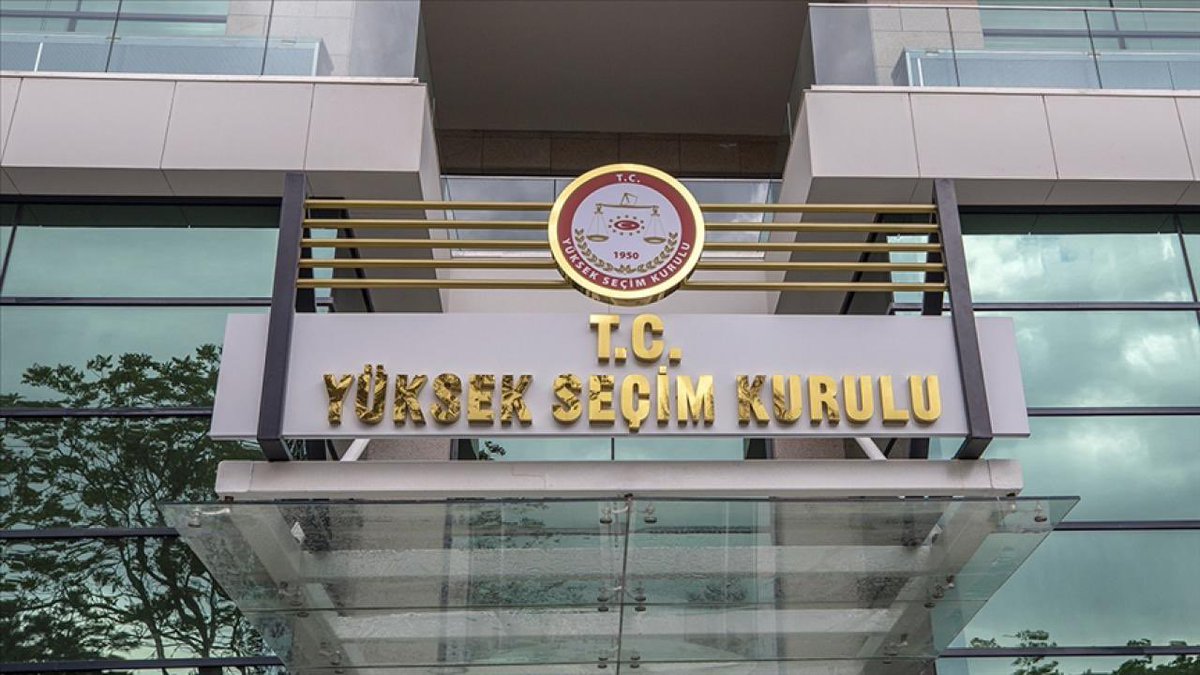 postmarkhaber's tweet photo. 🔴 #SONDAKİKA | YSK Van'da mazbatayı DEM Parti adayına geri verdi.

#VanBüyükşehir https://t.co/7zt5vIoRXa