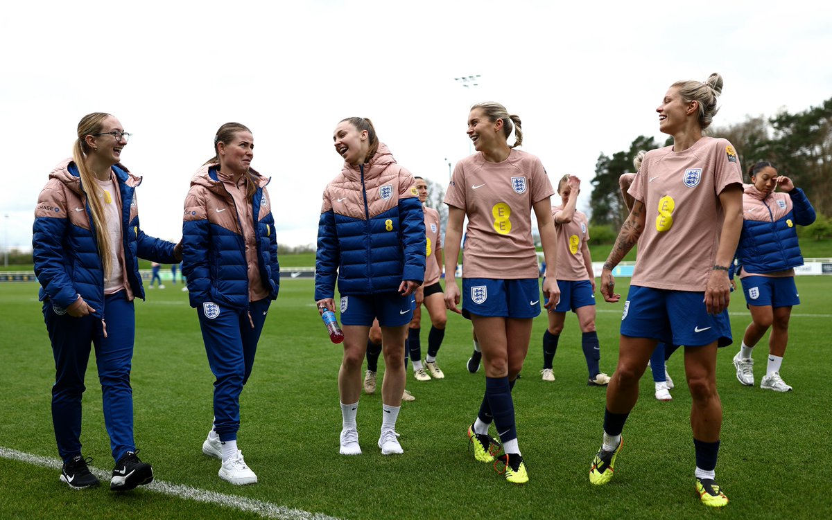 Blind athlete and captain of the women’s blind England football team @SamanthaGough19 joined the @Lionesses at St. Georges Park to discuss her footballing journey and strengthen the connection between the teams. Great work Sam!