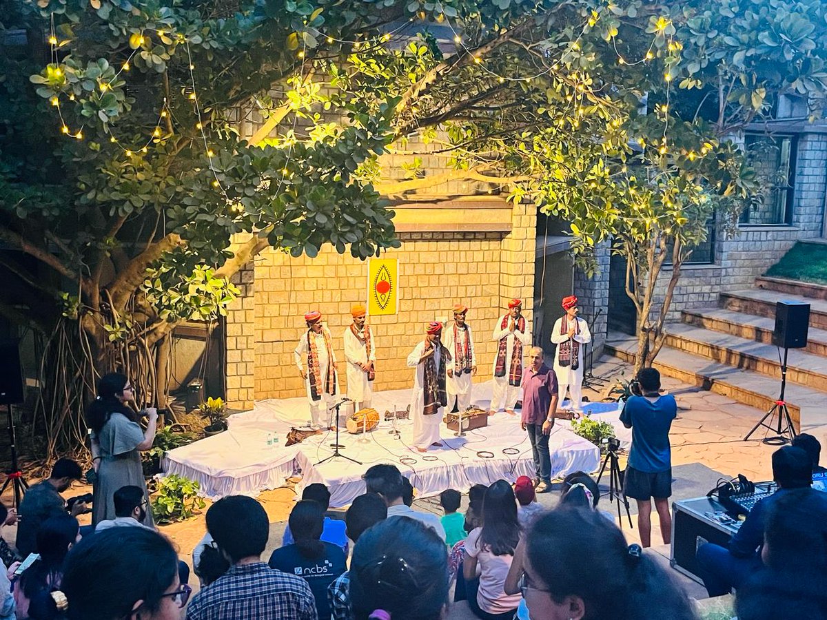 A #musicalevening with Rajasthani folk music for our third #SundownerConcert @NCBS_Bangalore 🎵🎹🎶 #culturalevent co-organised  @spicmacay 
Pc: @MugdhaSabale