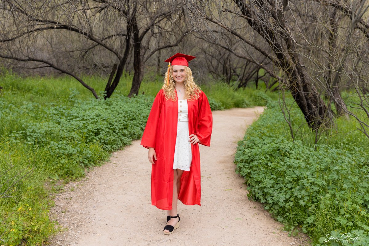 Want to book a cap and gown photo session? DM to learn more!
#azphotographer #chandlerphotographer #seniorphotographer #familyphotographer #portraitphotographer #spring #desert #classof2024 #sherrybrookssenior #portraits