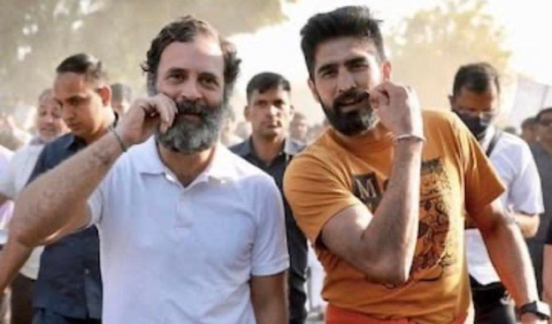 dipshreeee's tweet image. Why he @BJP4India ???
#VijendraSingh