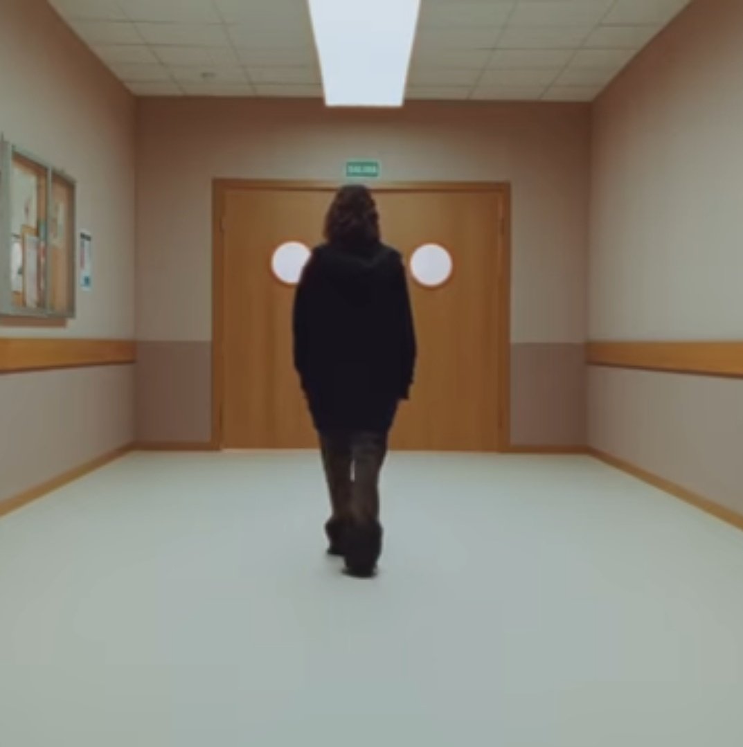 xgnarlys's tweet photo. omg el video de "posta" arranca donde termina el de "pa", tini vino a servir concepto y a ser artista con este álbum https://t.co/TBpciJzH33