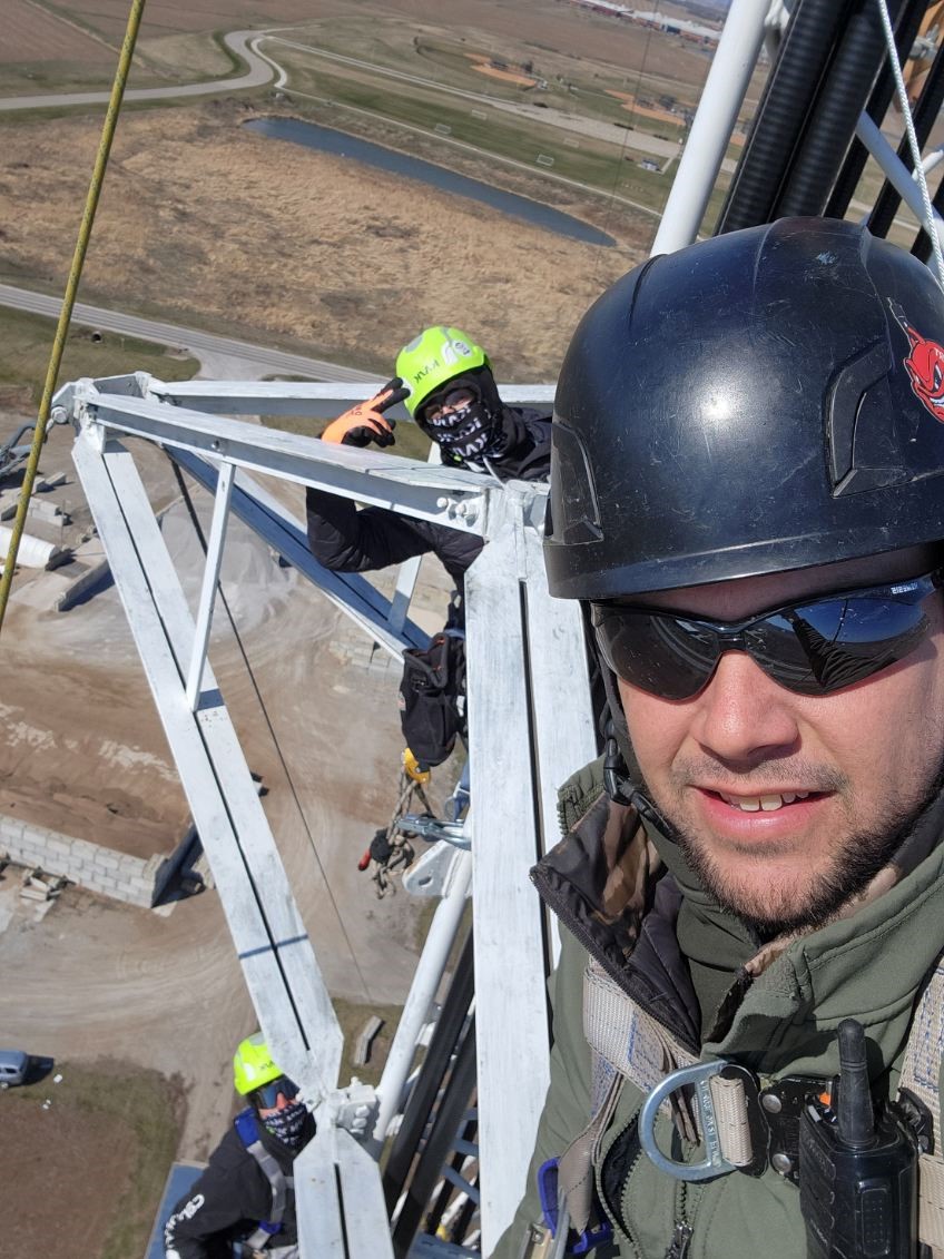 Safety first, selfies second 😎