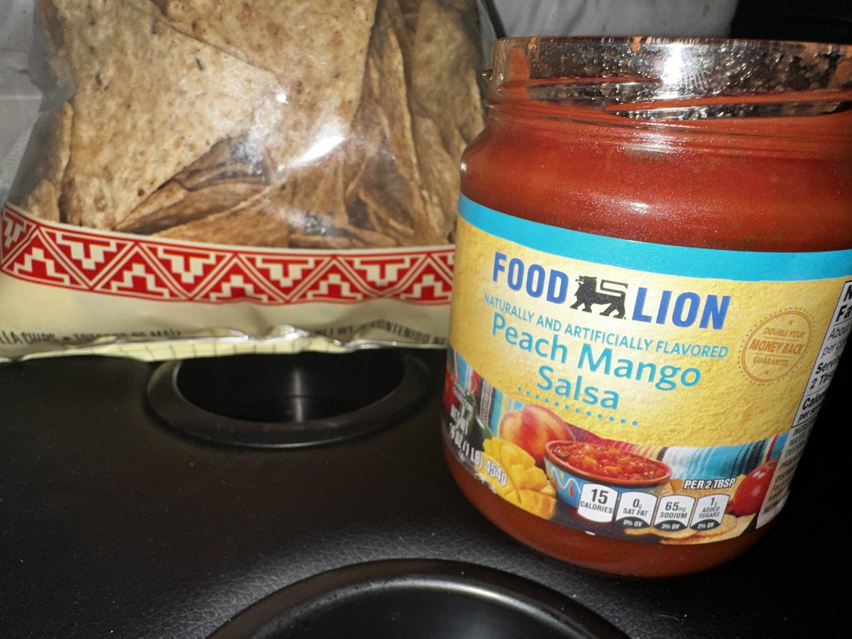 DayDayK9's tweet photo. Why is this Peach Mango Salsa so DAMN GOOD!  #budgetsnacks https://t.co/VRTTmv6uW0