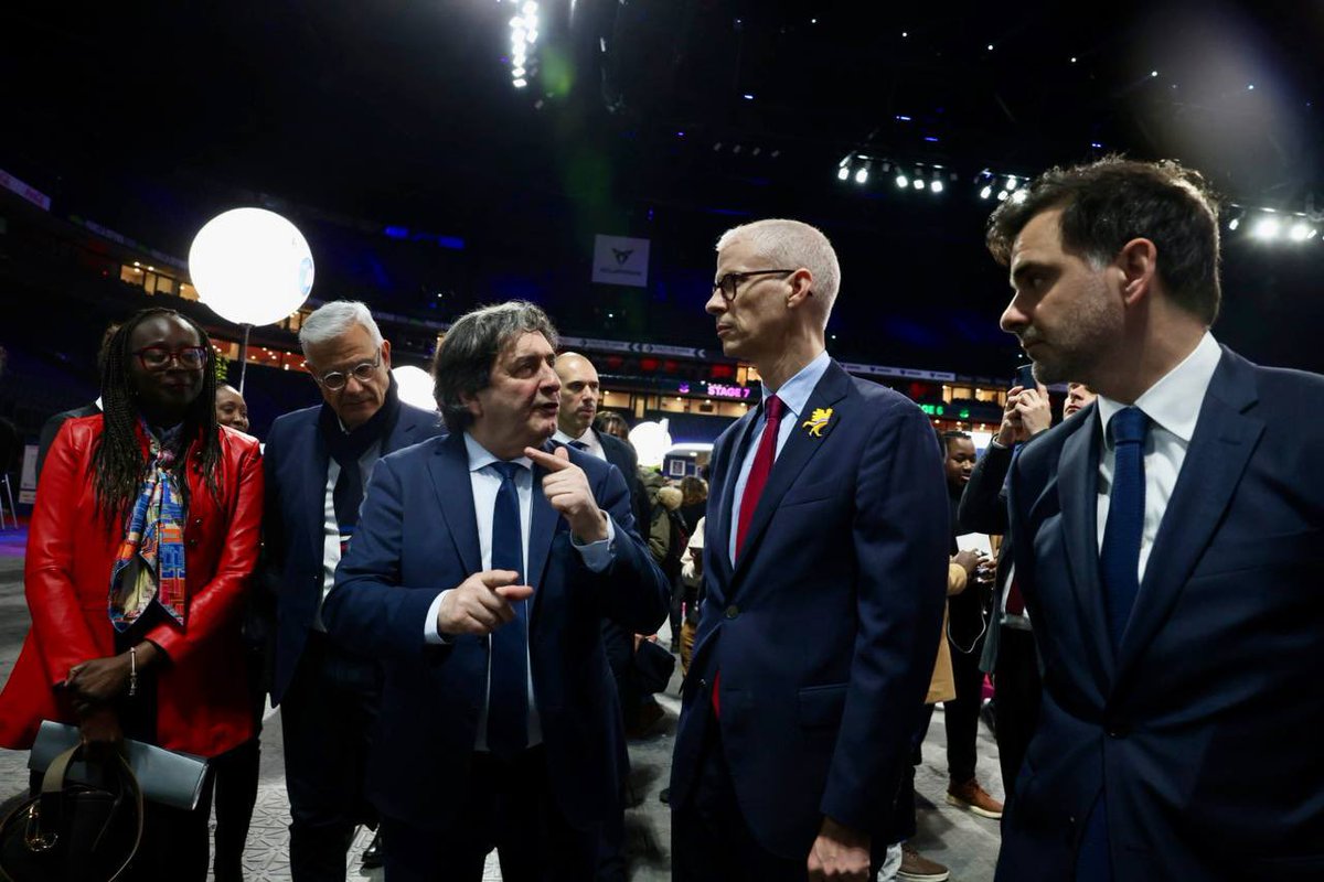 Au salon <a href="/GoEntrepreneurs/">GO Entrepreneurs</a>, échanges passionnants avec des entreprises qui partagent toutes une envie : celle de l’export !

L’export n’est pas réservé qu'aux multinationales : tous les entrepreneurs, TPE, PME, peuvent oser l'export sur les marchés mondiaux. 

Avec les équipes