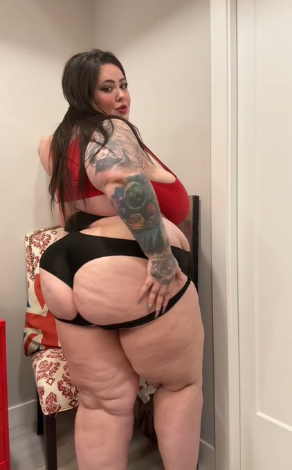 Let&rsquo;s celebrate #HumpDay when you join me on  👑https://t.co/b472IKaAb1 👑 https://t.co/3K8crwXzCM<a href="/tag/humpday"class="tags">#HumpDay</a>